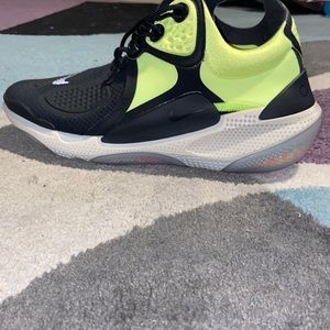 Size 10 us, very soft, running shoes, Nike